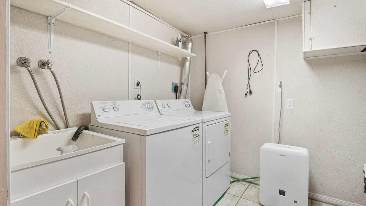 Laundry downstairs thumbnail