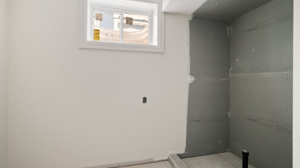 Basement bathroom thumbnail